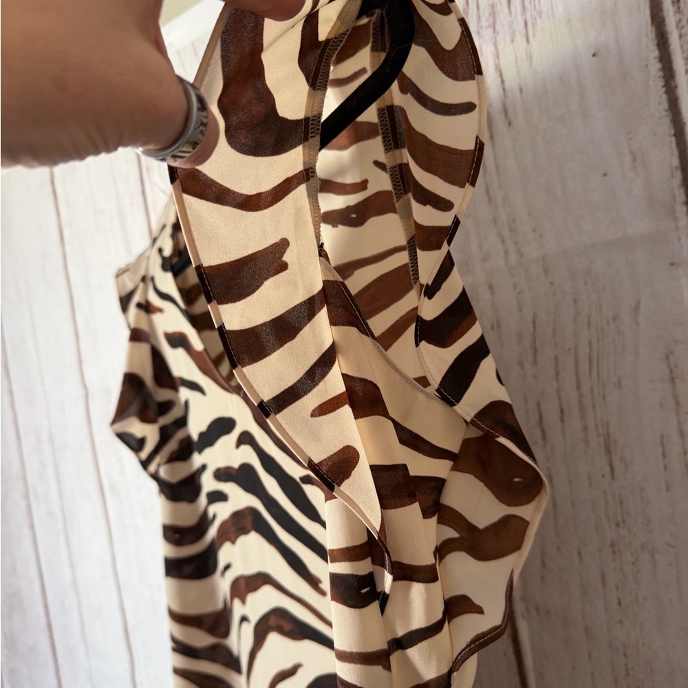 Cabi Simone Zebra Print Flutter Sleeve V-Neck Blouse XS - Picture 5 of 5